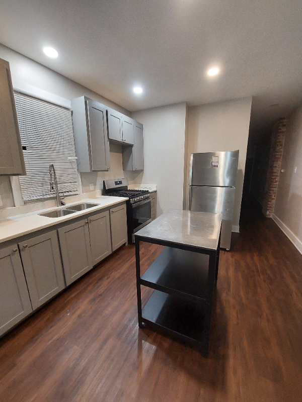 2413 Painters St - Photo 2 of 18