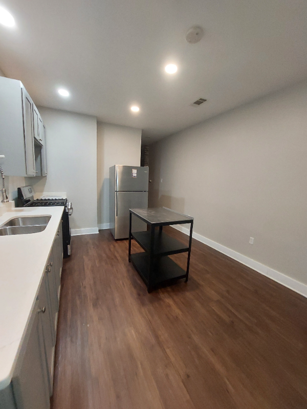 2413 Painters St - Photo 4 of 18