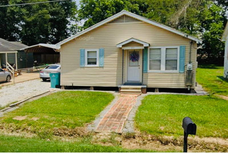 840 Tate St - Photo 3 of 8