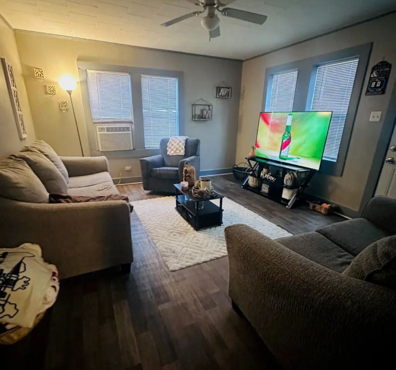 840 Tate St - Photo 5 of 8