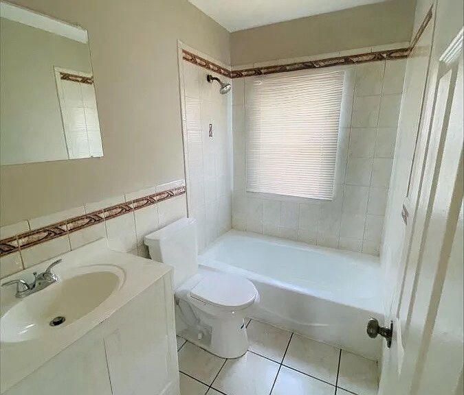 3428 Indiana Ave - Photo 4 of 11