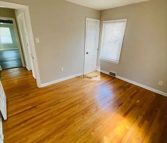 3428 Indiana Ave - Photo 5 of 11