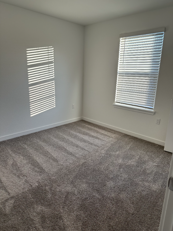 5318 Lake Mary Dr - Photo 3 of 5