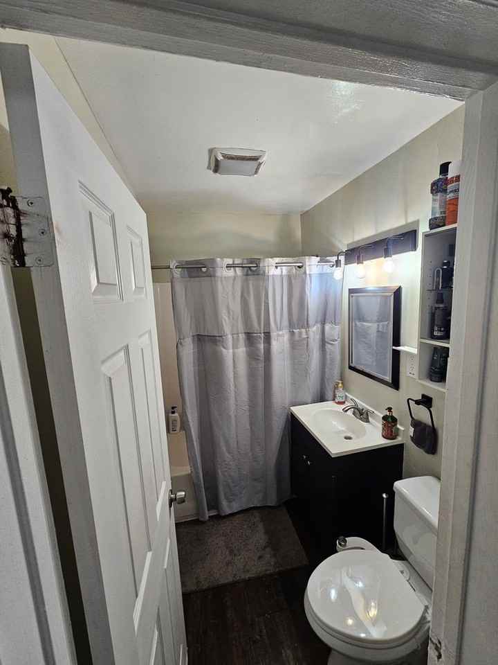 4001 33rd St #1 - Photo 6 of 9