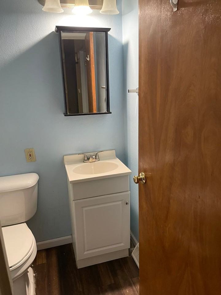 1317 Virginia Ave - Photo 4 of 12