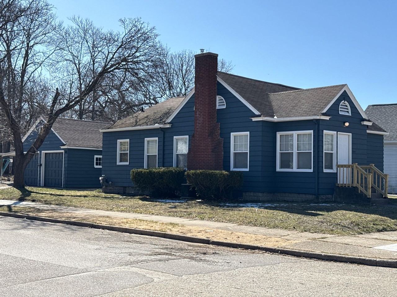 1244 Kenneth St - Photo 2 of 24