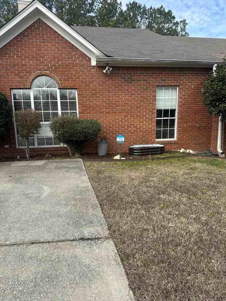 102 Canyon Trl - Photo 2 of 21