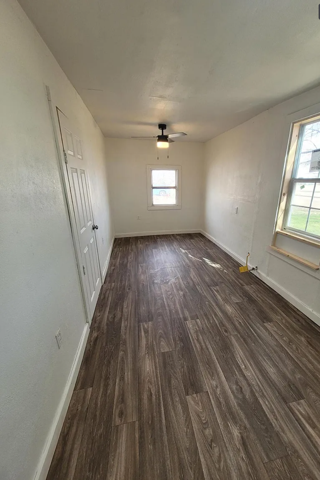 1055 S 3rd St - Photo 6 of 10