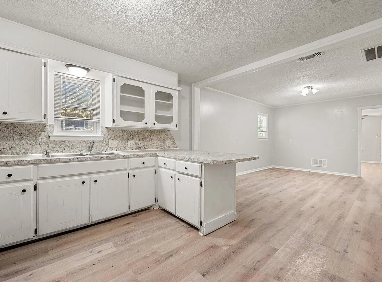 5104 36th St - Photo 7 of 16