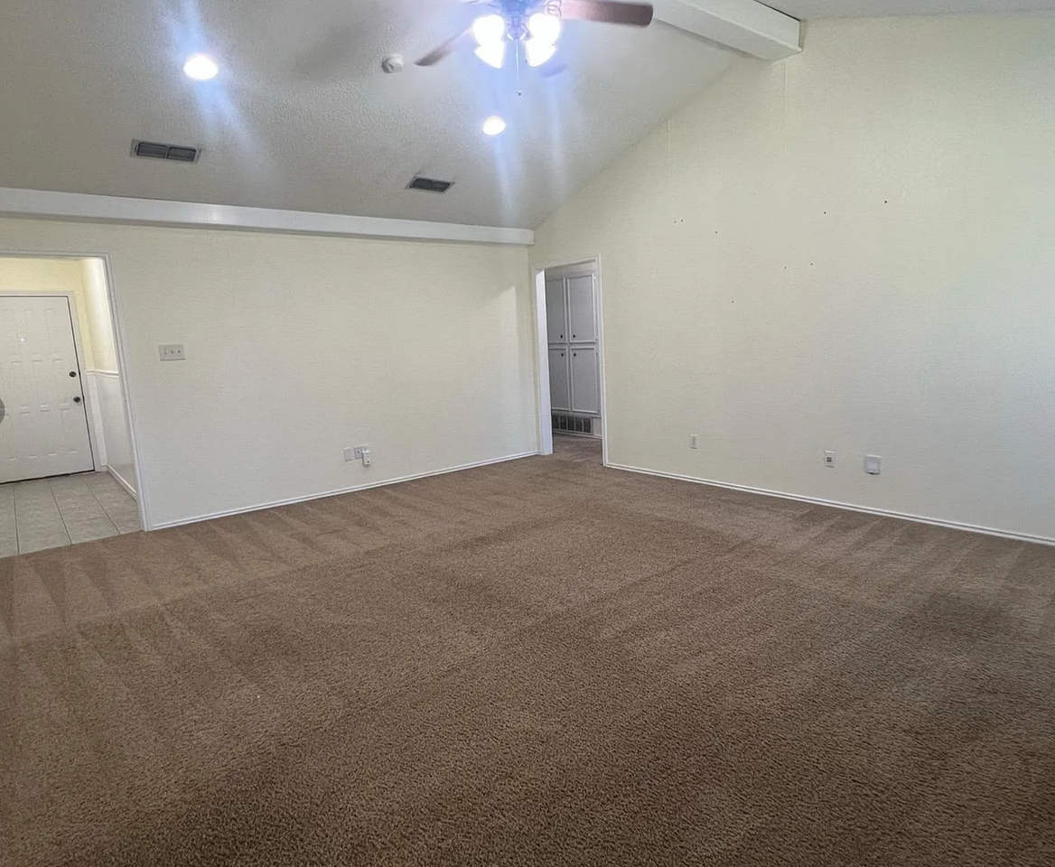 5717 89th St - Photo 3 of 15