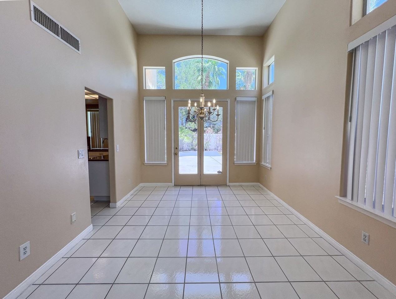 2920 Sunstone St - Photo 6 of 31