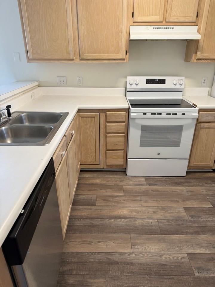 597 Blue River Ct #2 - Photo 2 of 7