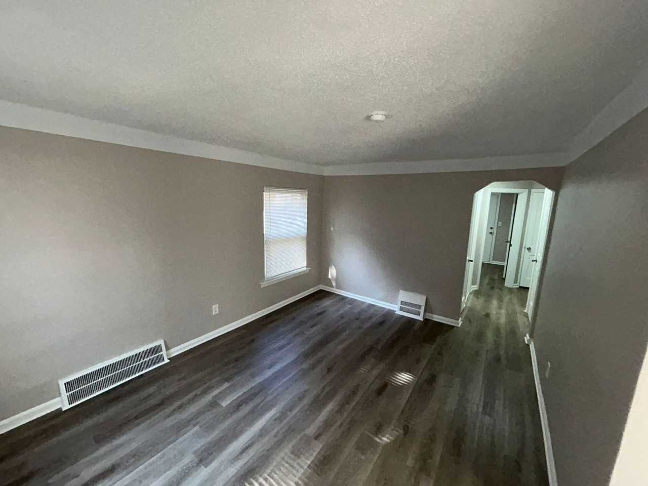 19335 Mansfield St - Photo 4 of 17