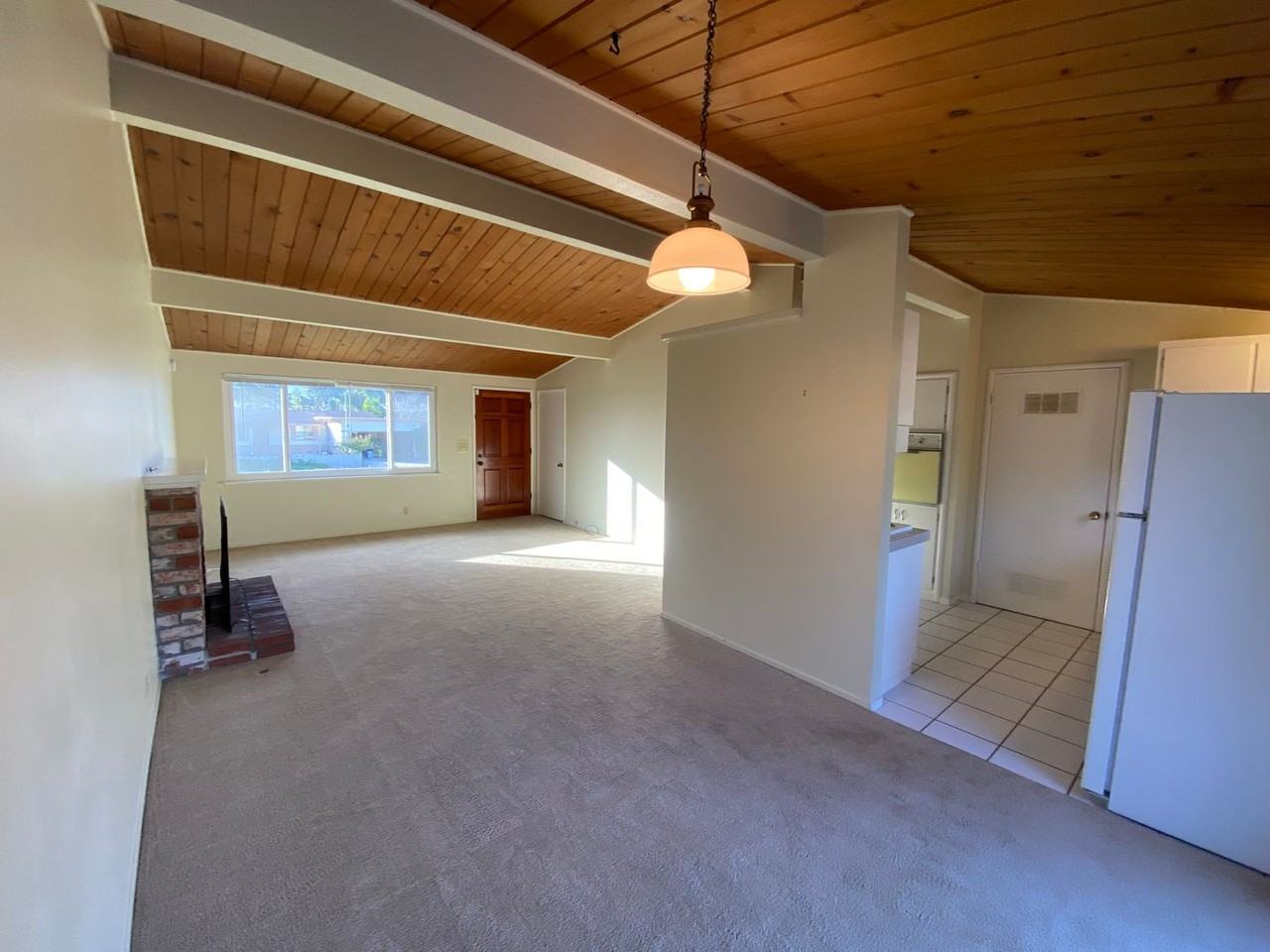 1116 Isabelle Ct - Photo 5 of 31