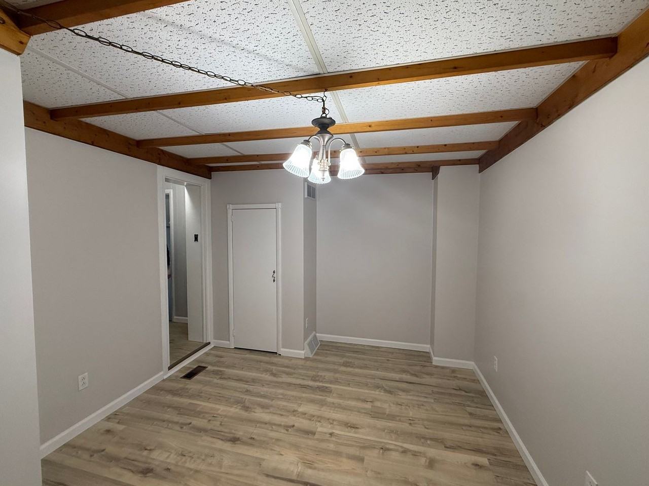 7 Kerrs Ave - Photo 7 of 9