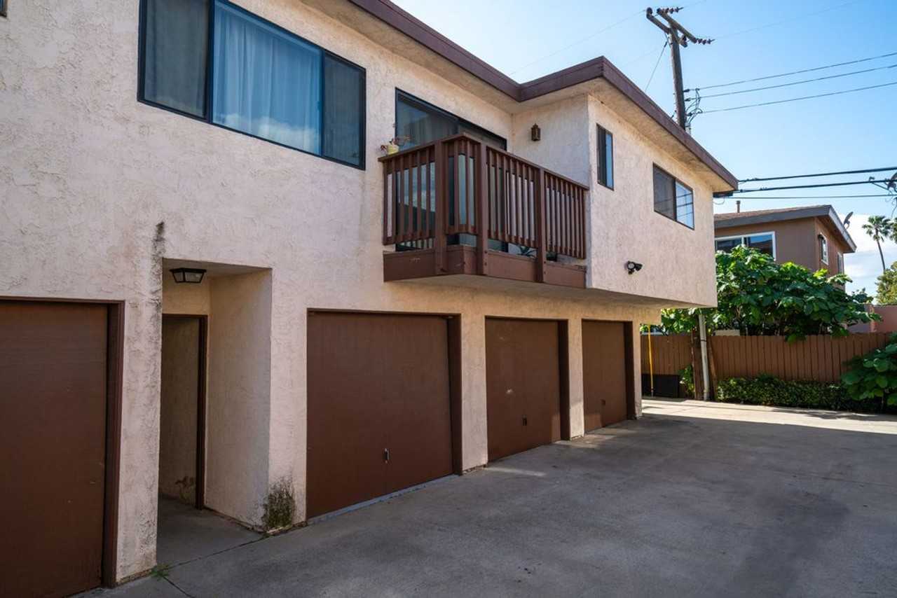 1675 Loma Ave - Photo 3 of 6