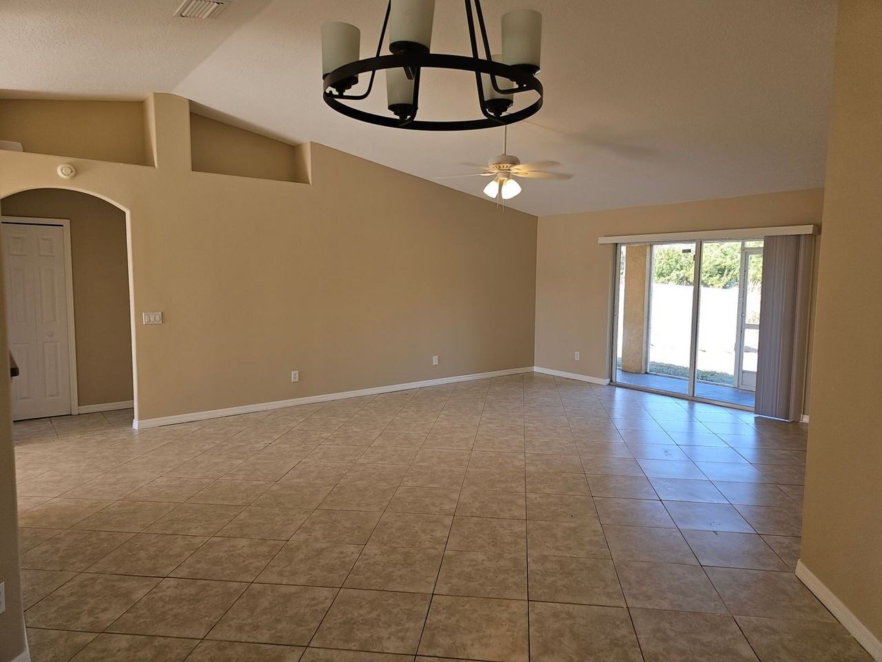 406 25th Dr E - Photo 6 of 16