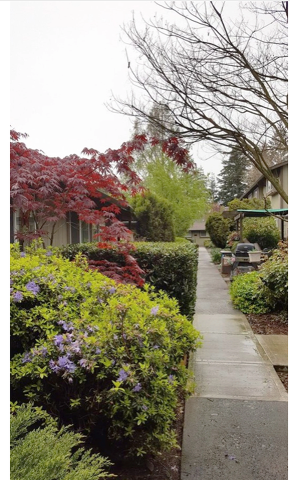 13625 SE Stark St. - Photo 7 of 12