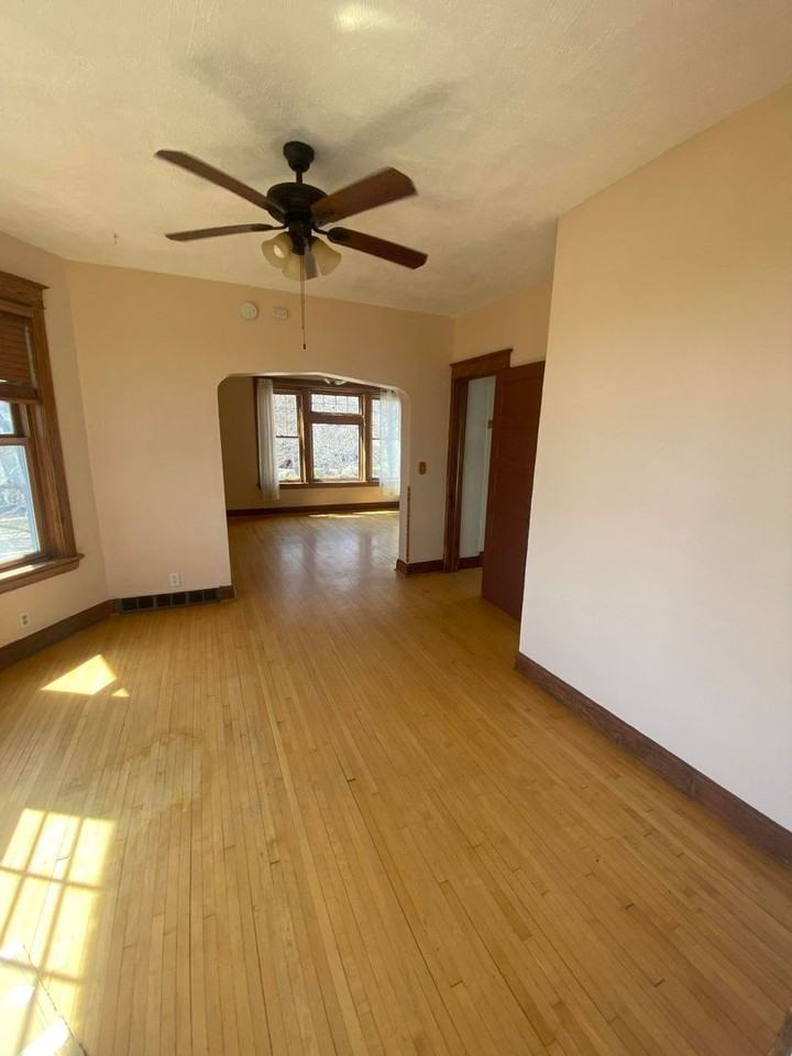 1116 N Central Ave - Photo 2 of 17