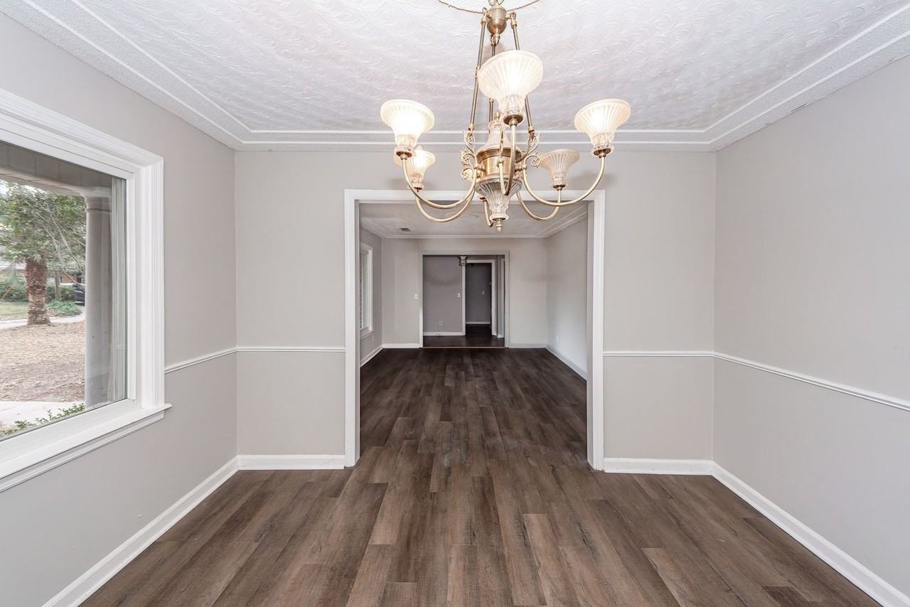 1240 Oakcrest Dr - Photo 7 of 43