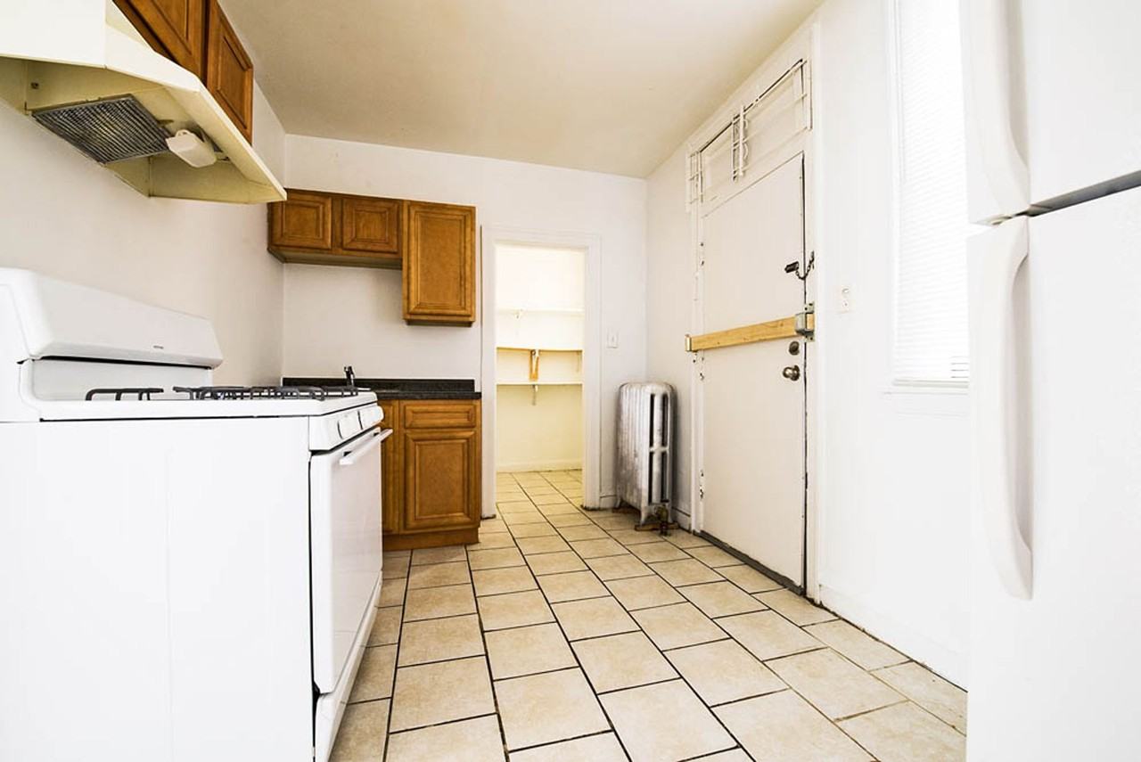 1717 W 77th - Photo 4 of 19