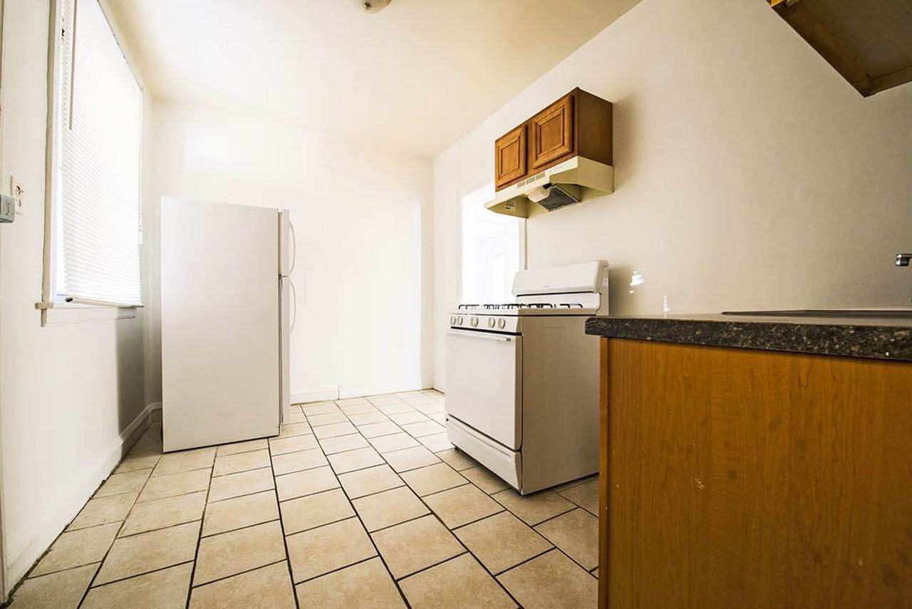 1717 W 77th - Photo 5 of 19