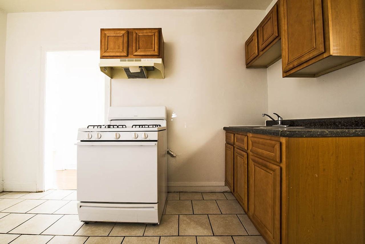 1717 W 77th - Photo 6 of 19
