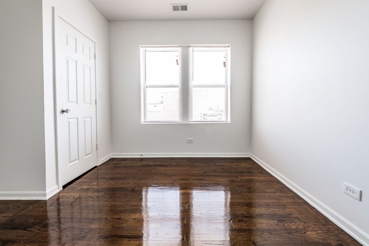 7800 S Ashland Ave 1607 - Photo 3 of 3