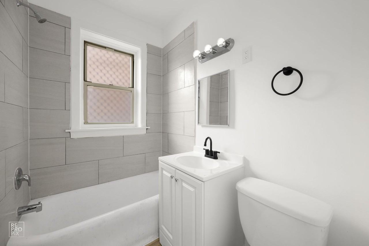 8051 S Ingleside Ave 934 - Photo 2 of 39