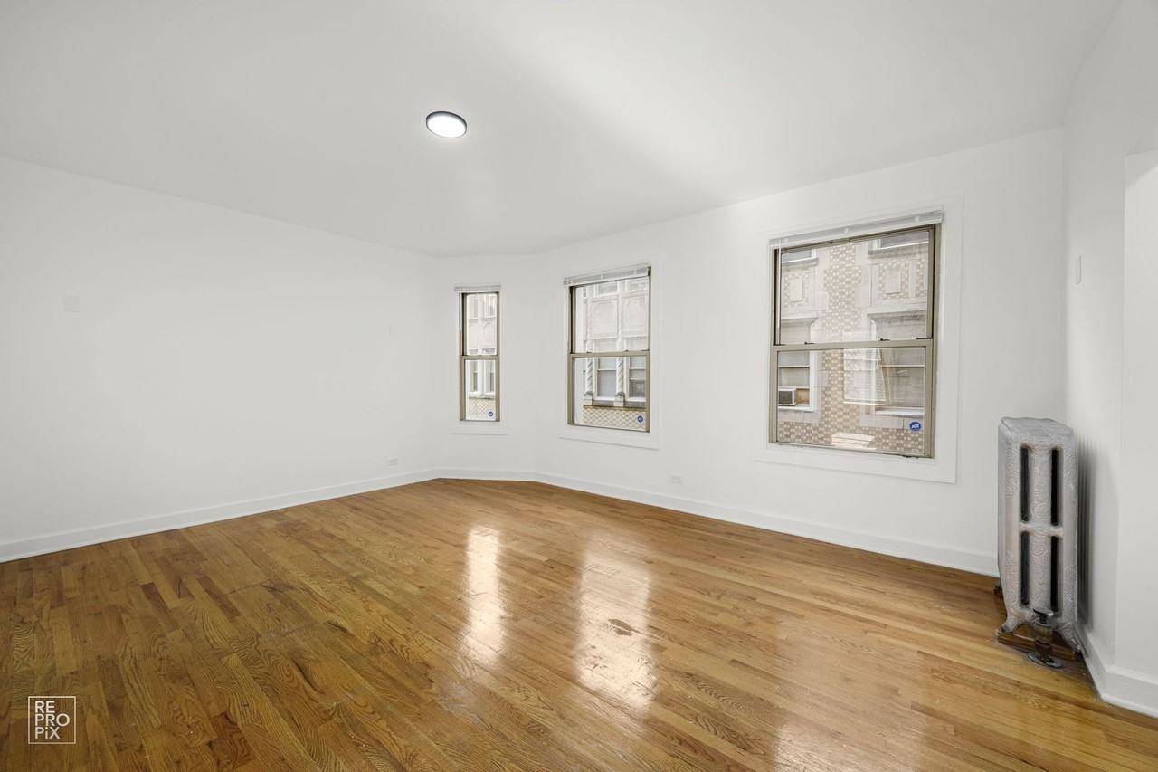 8051 S Ingleside Ave 934 - Photo 4 of 39