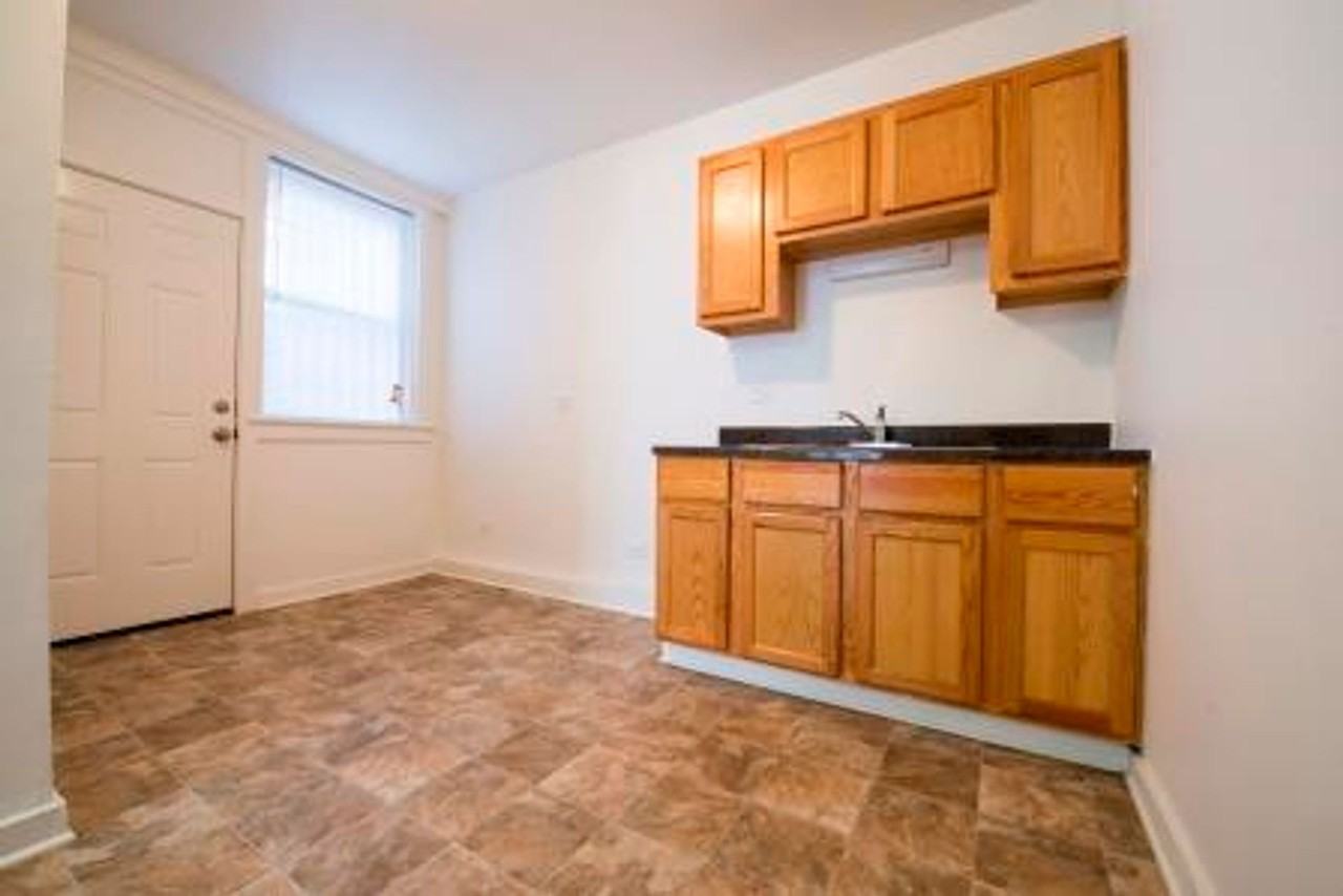 7955 S Bishop - Photo 7 of 33