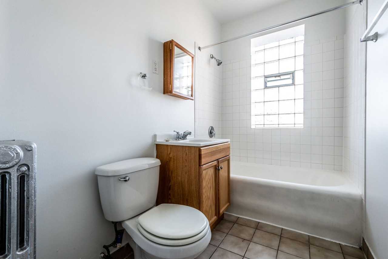 8222-32 S Ingleside Ave Chicago, IL 60619 - Photo 2 of 27