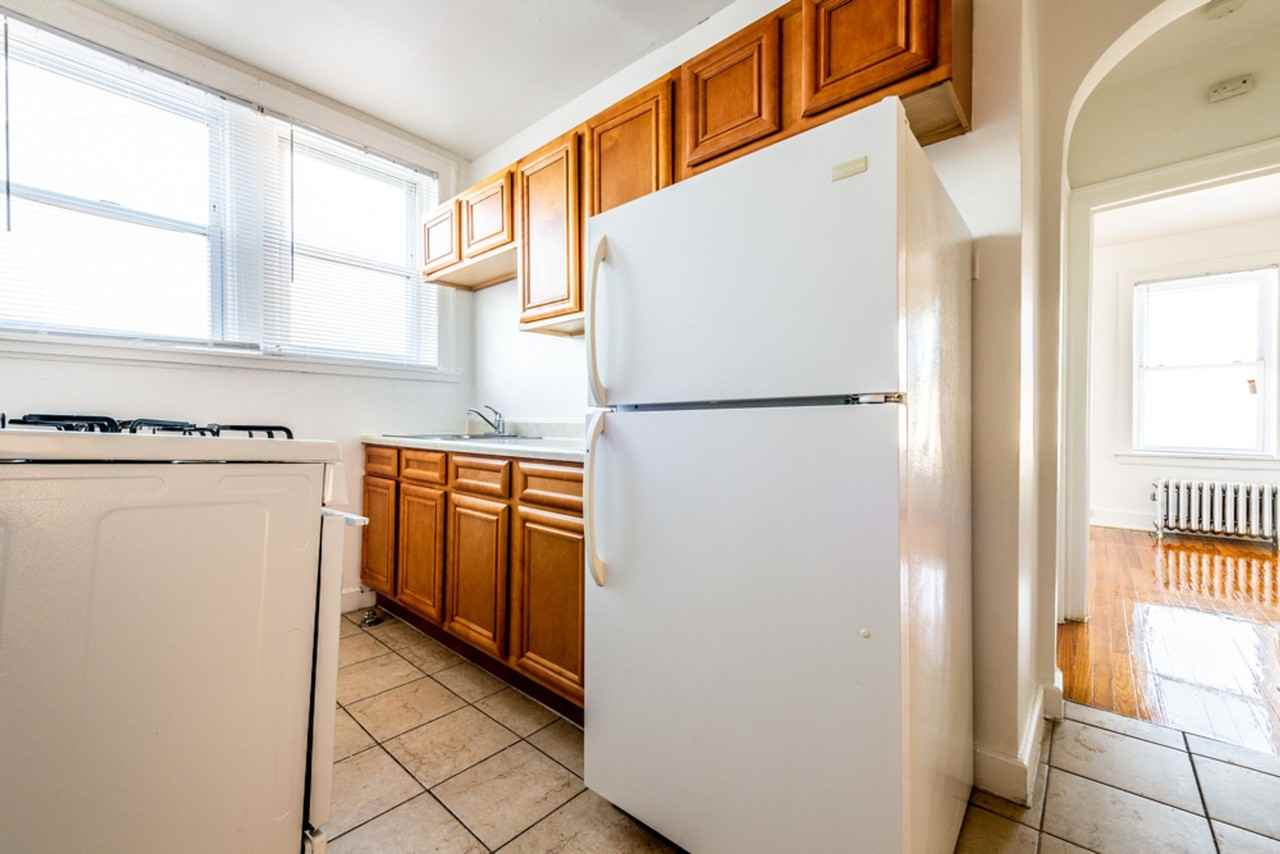 8222 S Ingleside - Photo 3 of 22