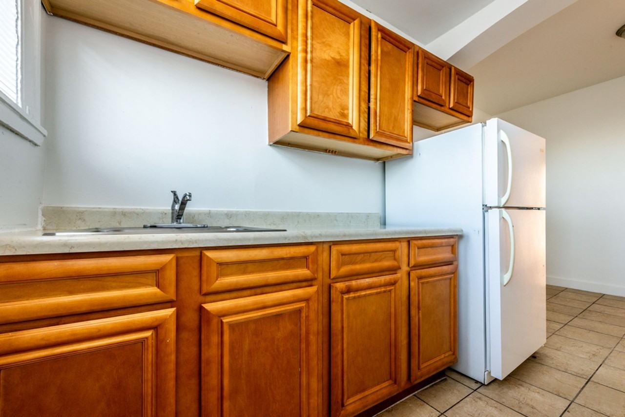 8222 S Ingleside - Photo 6 of 22
