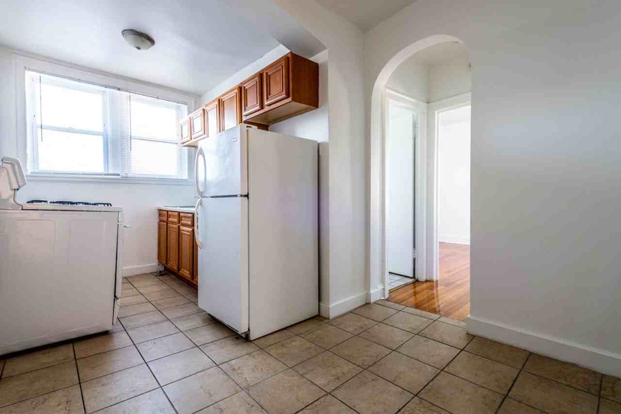 8222 S Ingleside - Photo 4 of 22