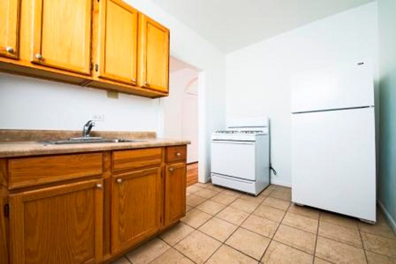8222 S Ingleside - Photo 5 of 22