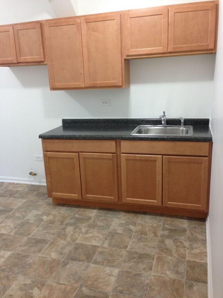 8256 S Loomis Blvd 1402 - Photo 2 of 7