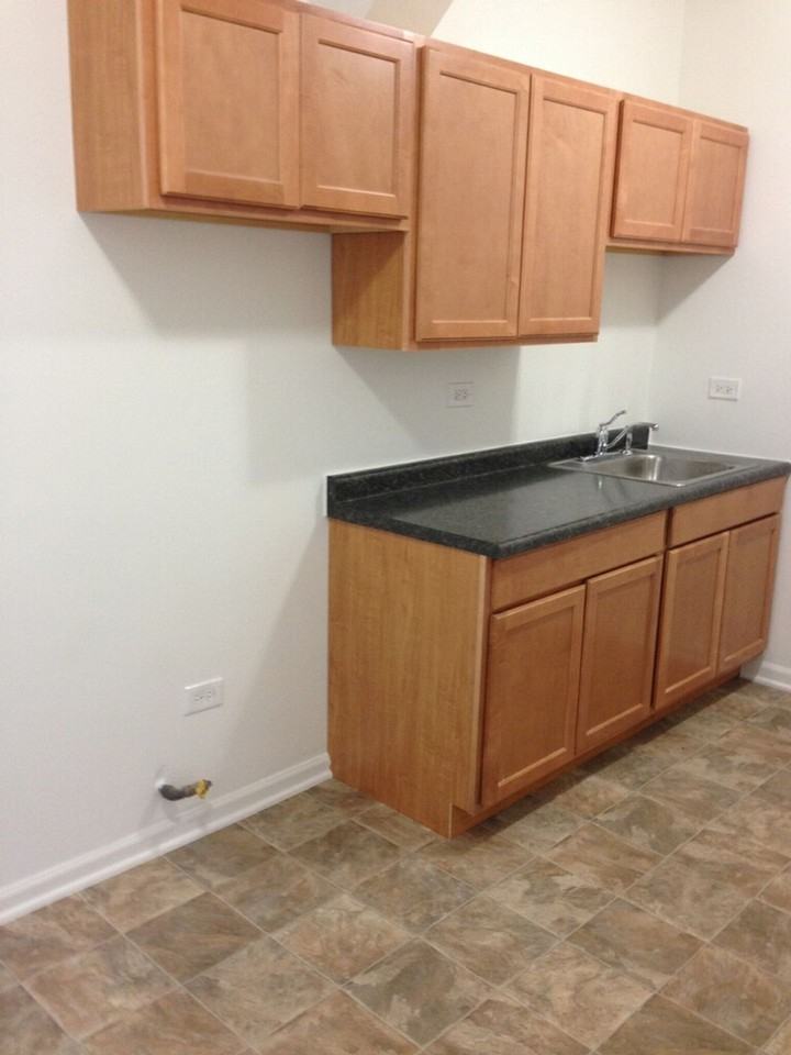 8256 S Loomis Blvd 1402 - Photo 3 of 7