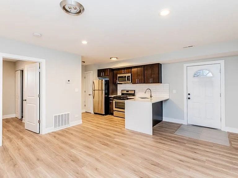 2223 W 21st St, Unit 1F - Photo 3 of 6