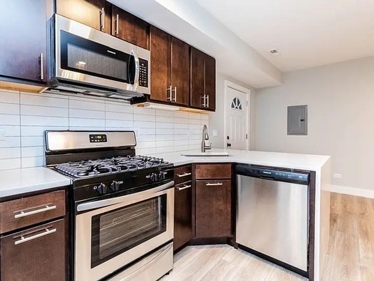 2223 W 21st St, Unit 1F - Photo 5 of 6