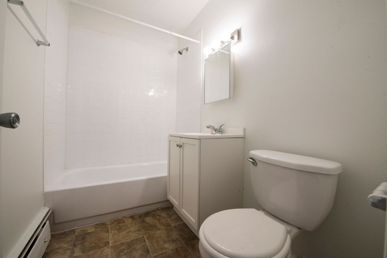 634 Sibley Blvd Calumet City, IL 60409 - Photo 2 of 23