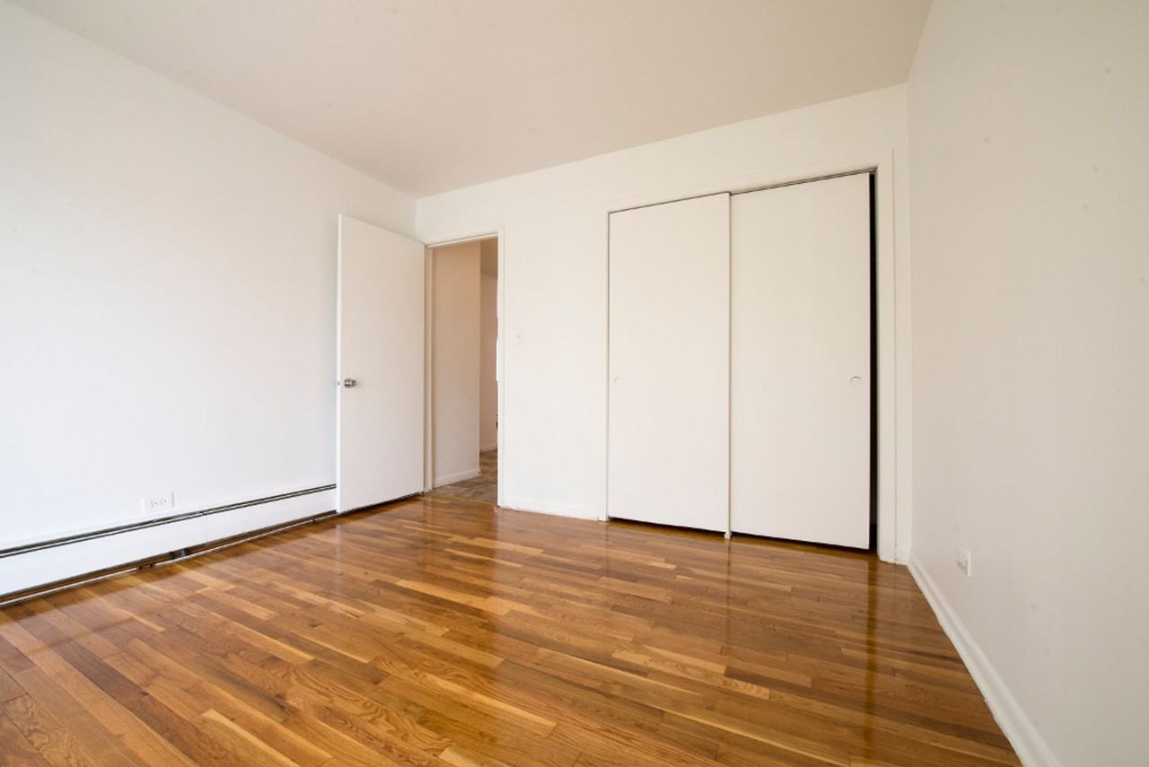 634 Sibley Blvd Calumet City, IL 60409 - Photo 6 of 23