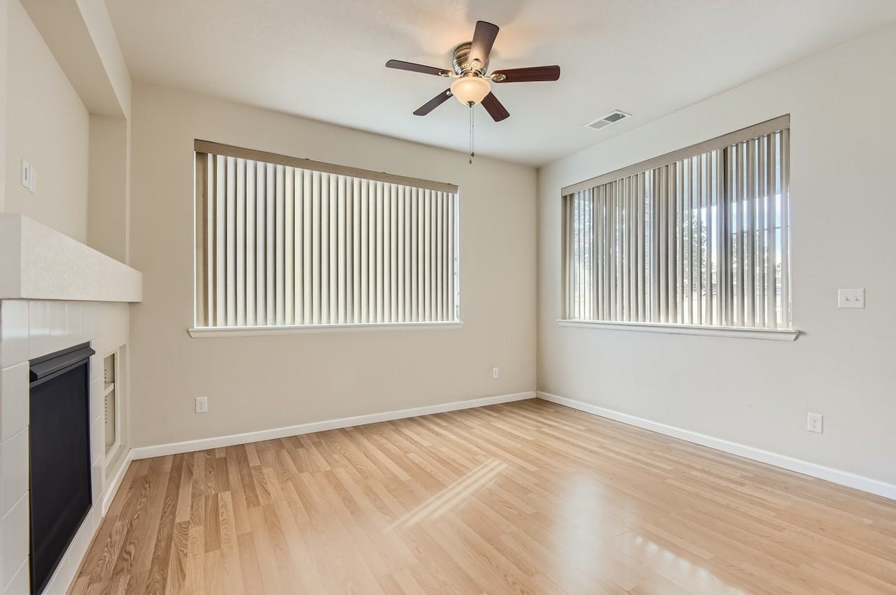 9090 East Phillips Lane - Photo 6 of 27