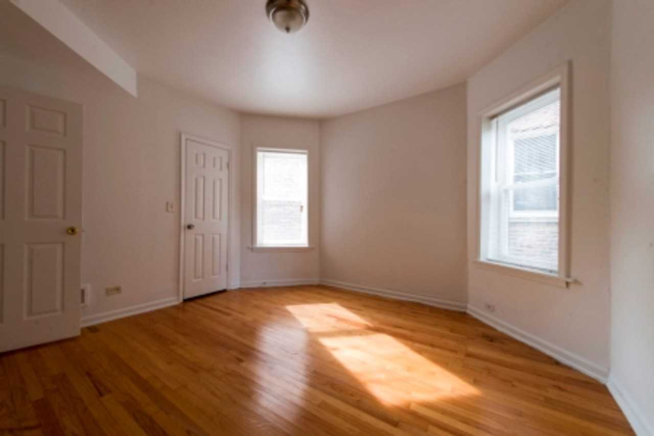 7722 S Kingston Chicago, IL 60649 - Photo 6 of 25