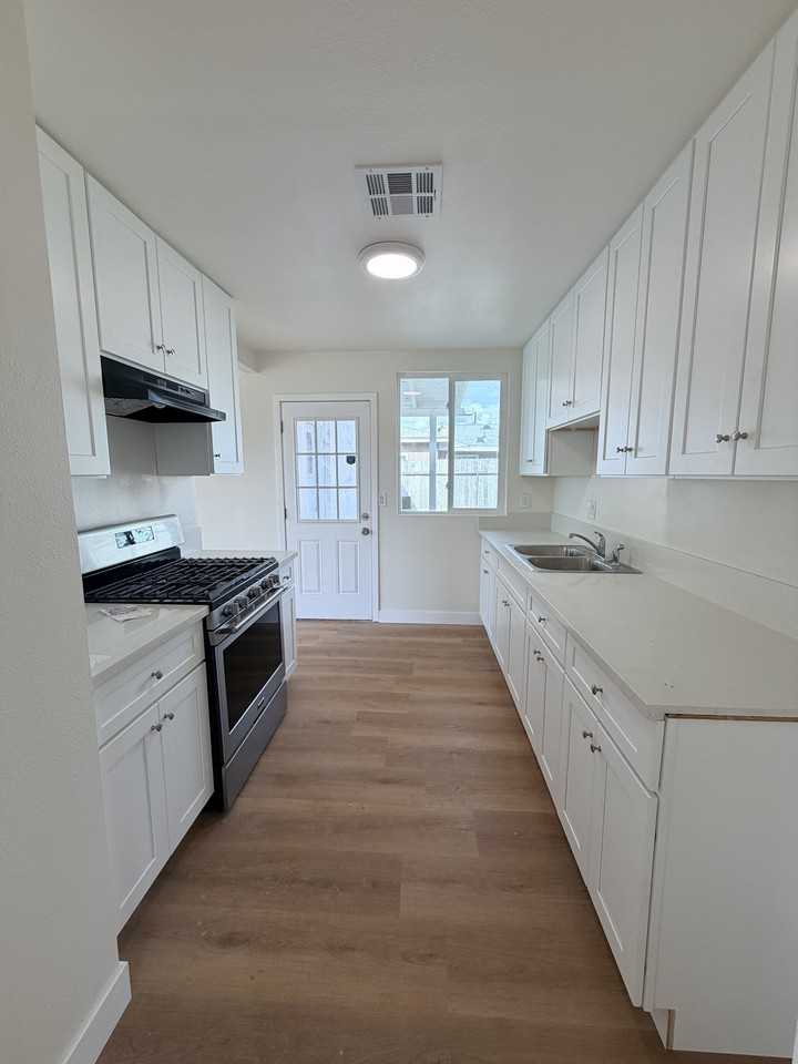 7767 Colwyn Ave #NA - Photo 3 of 8