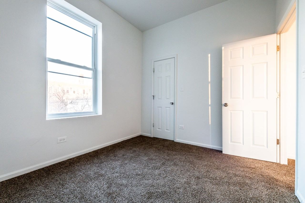 1630 S Sawyer Ave Chicago, IL 60623 - Photo 4 of 36