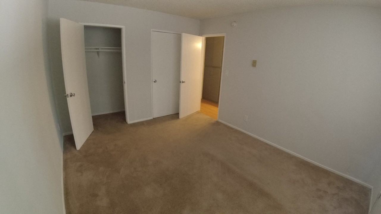 5301 Newcastle Ave #11 - Photo 6 of 16