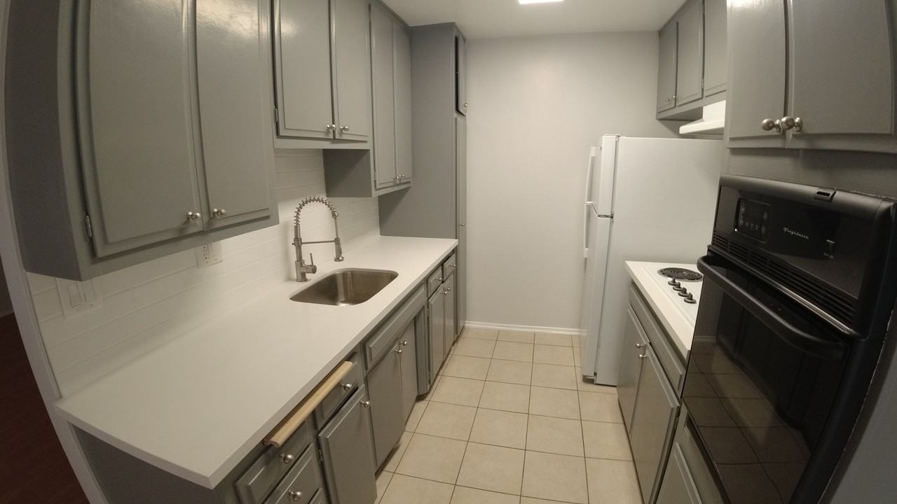 5301 Newcastle Ave #11 - Photo 7 of 16