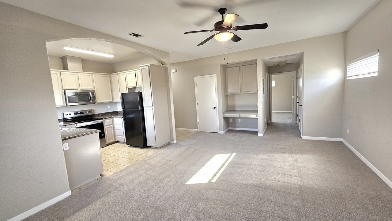 756 North Texas Street, Unit C - Photo 2 of 12