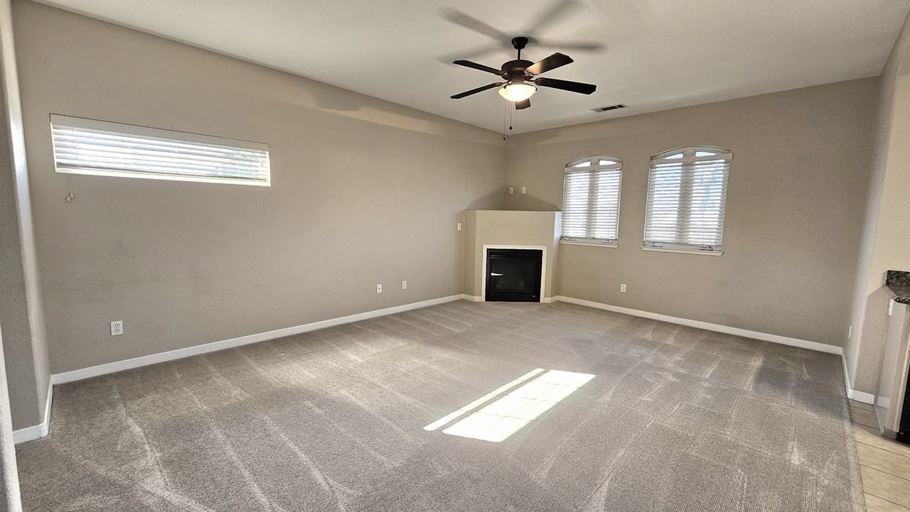 756 North Texas Street, Unit C - Photo 5 of 12